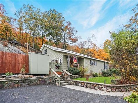 The Zestimate for this Single Family is $329,900, which has increased by $7,493 in the last 30 days. . Zillow greenwood lake ny